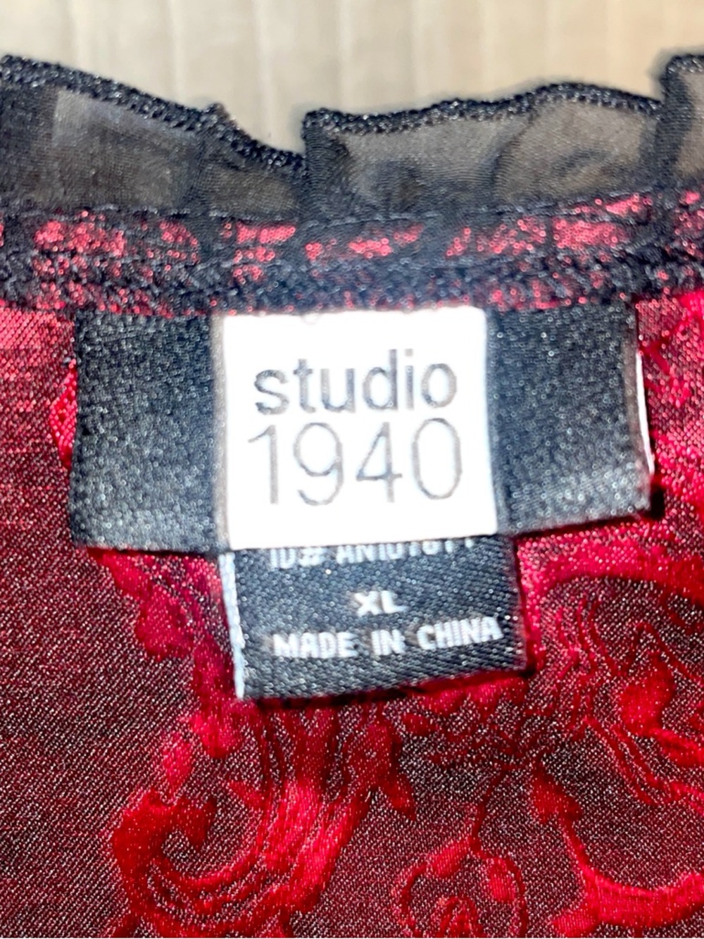 Studio 1940 Red and Black Satin Brocade Sleeveless Top XL - Picture 3 of 3